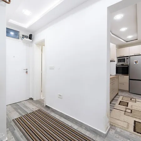 Old Town Colorful Two-bedroom شقة