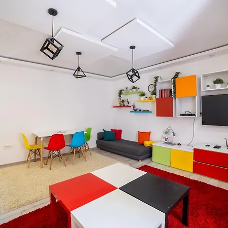 Old Town Colorful Two-bedroom *