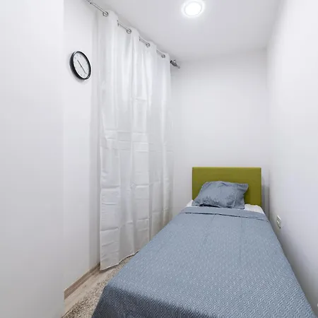 Old Town Colorful Two-bedroom شقة *