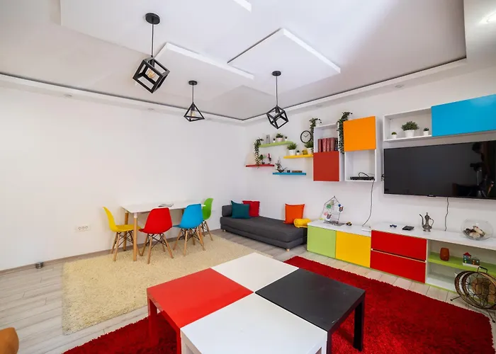 Old Town Colorful Two-bedroom *