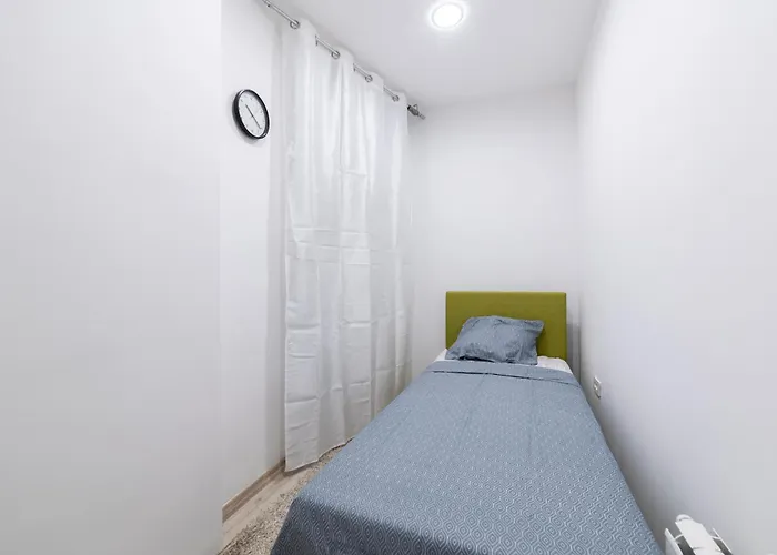 Old Town Colorful Two-bedroom Appartement *